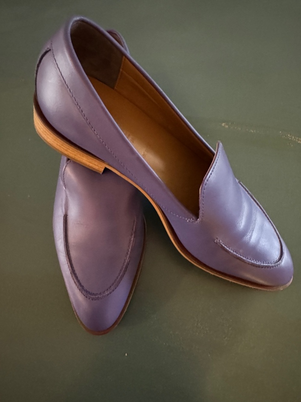Women’s Everlane Italian Leather Loafers Plum. Perfect condition. 9.5